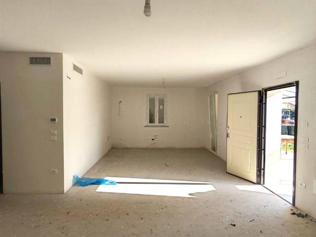 Villa Schiera in vendita a Marina di Massa, Marina Di Massa