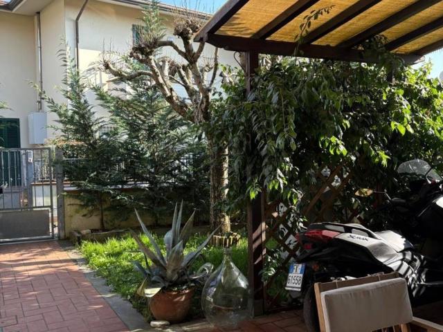 Villa Schiera in vendita a Quercioli, Marina Di Massa