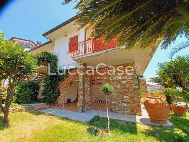 Villa Schiera in vendita a Massarosa, Toscana