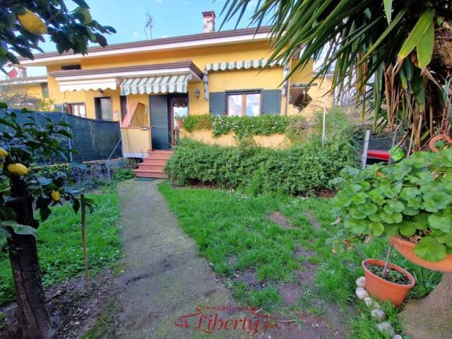 Villa Schiera in vendita a Massarosa, Toscana