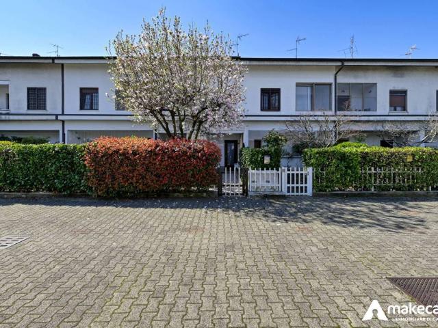 Villa Schiera in vendita a Cascina Saresano, Mediglia