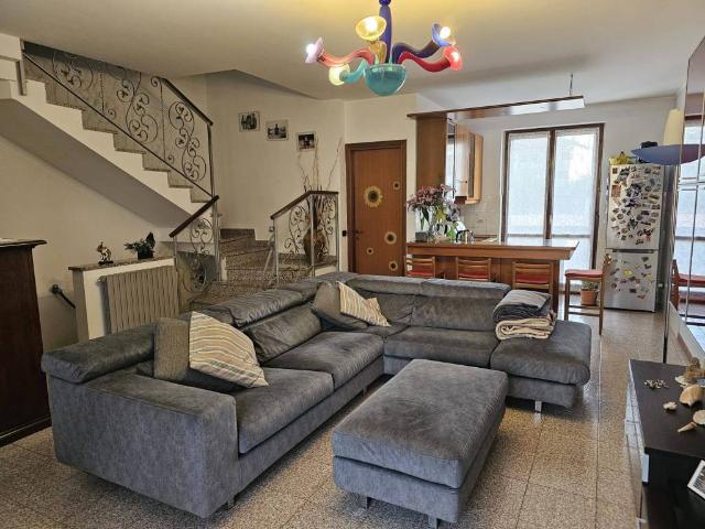 Villa Schiera in vendita a Mediglia, Lombardia