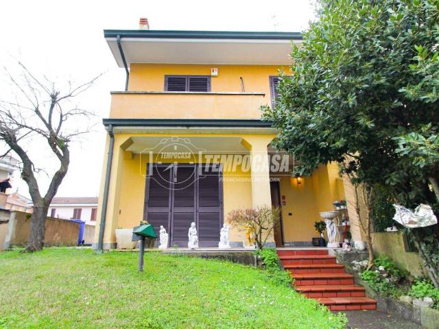 Villa Schiera in vendita a Mediglia, Lombardia