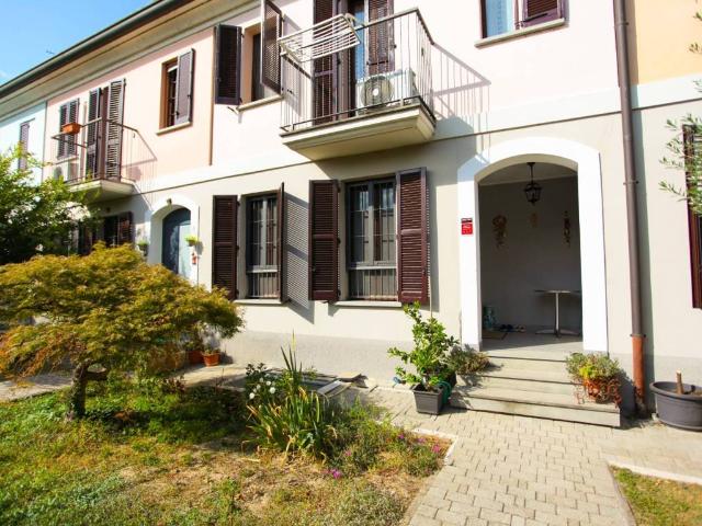 Villa Schiera in vendita a Bustighera, Mediglia