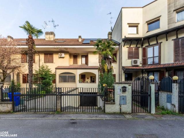 Villa Schiera in vendita a Mediglia, Lombardia