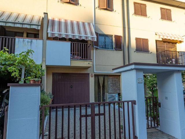 Villa Schiera in vendita a Mediglia, Lombardia