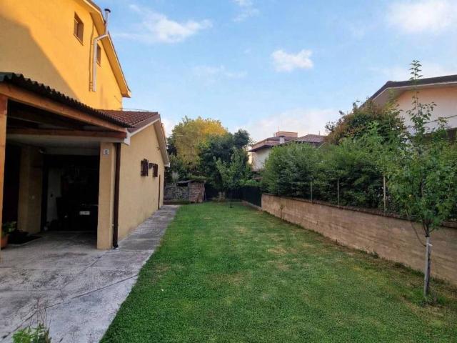 Villa Schiera in vendita a Villafranca, Medolla