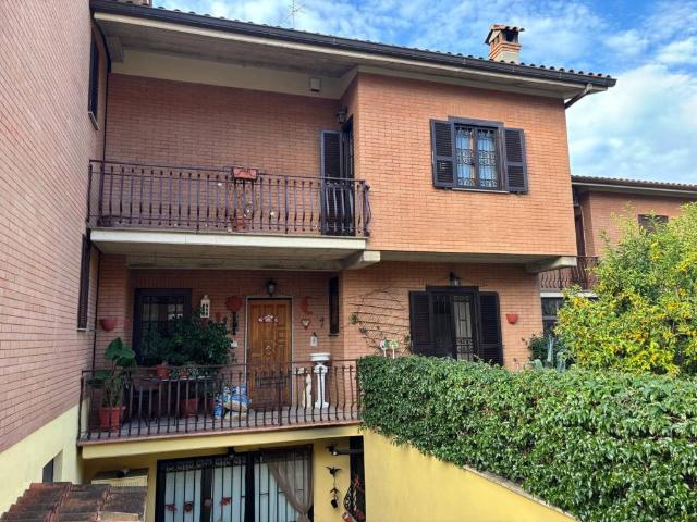 Villa Schiera in vendita a Monte San Salvatore, Roma Capitale