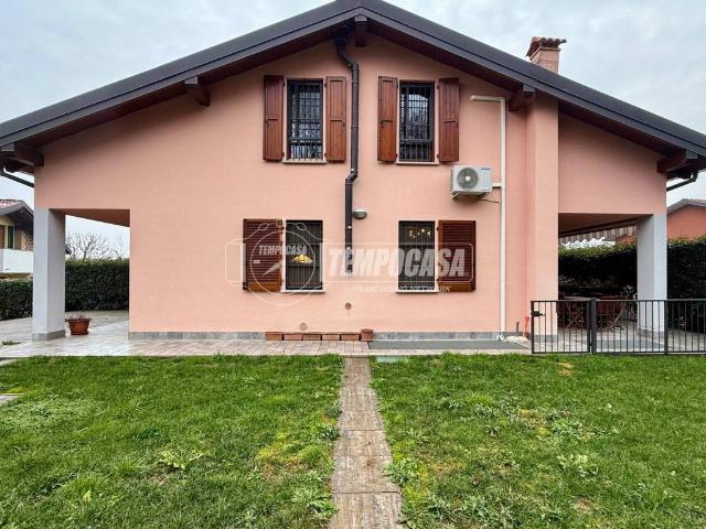 Villa Schiera in vendita a Sartirana, Merate