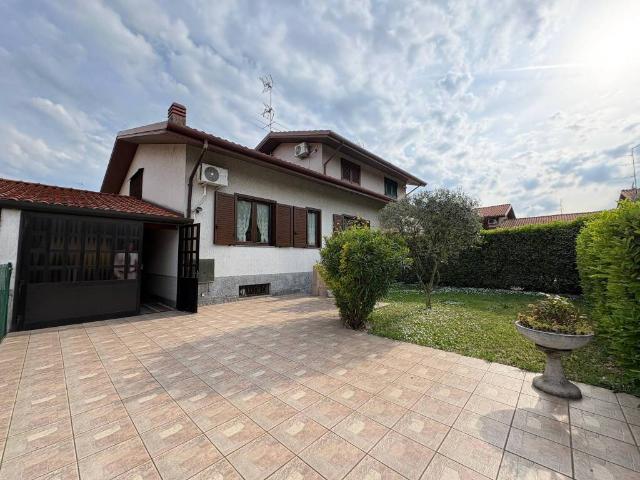 Villa Schiera in vendita a Mesero, Lombardia