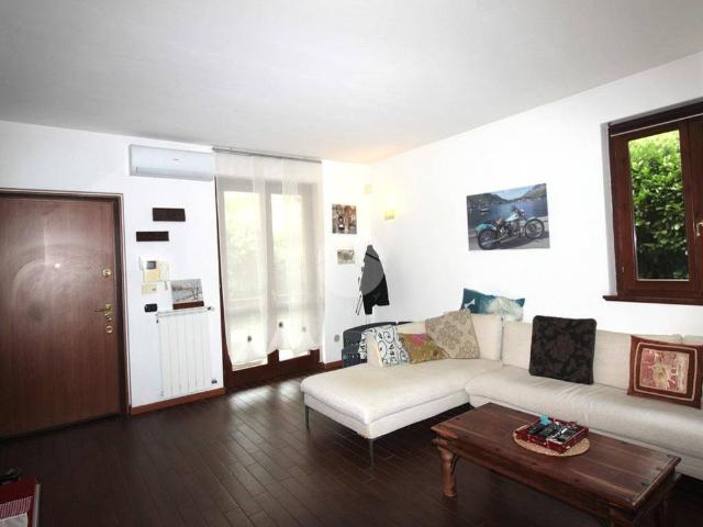 Villa Schiera in vendita a Mezzago, Monza e della Brianza