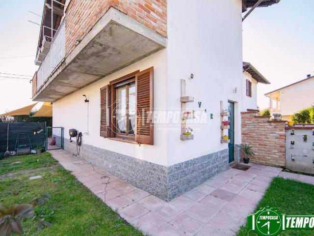 Villa Schiera in vendita a Mezzanino, Lombardia