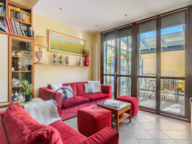 Ville Schiera in vendita a Milano, San Cristoforo