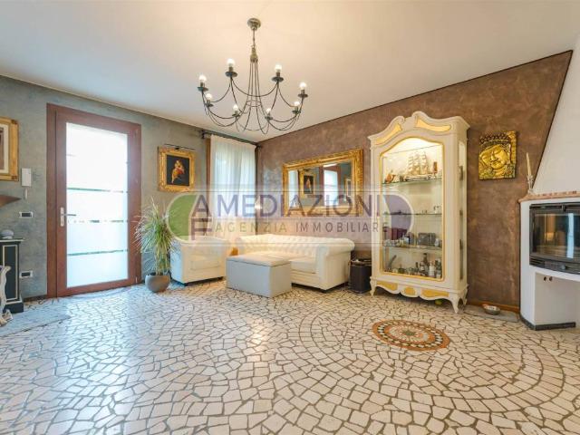 Villa Schiera in vendita a Mira Vecchia, Mira Taglio