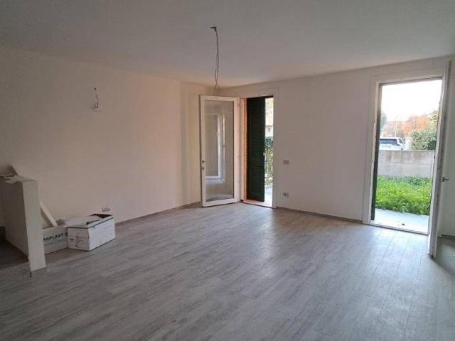 Villa Schiera in vendita a Unione Comuni Modenesi Area Nord, Mirandola