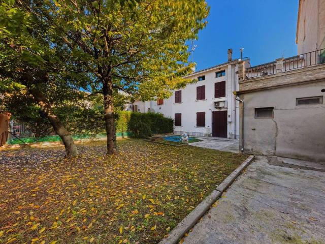 Villa Schiera in vendita a Unione Comuni Modenesi Area Nord, Mirandola