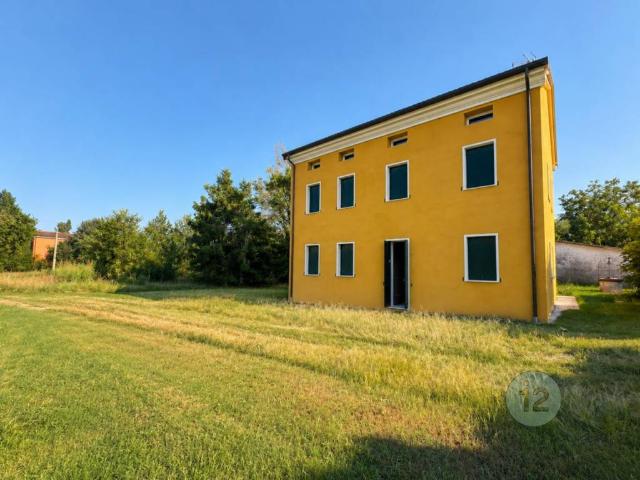 Villa Schiera in vendita a Unione Alto Ferrarese, Bondeno