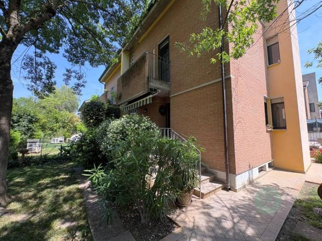 Villa Schiera in vendita a Unione Comuni Modenesi Area Nord, Mirandola
