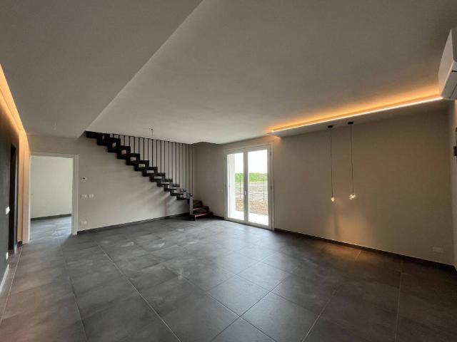 Villa Schiera in vendita a Unione Comuni Modenesi Area Nord, Mirandola