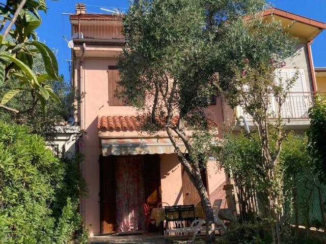 Villa Schiera in vendita a Camilluccia, Misano Adriatico
