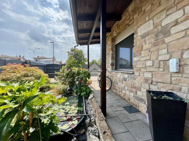 Villa Schiera in vendita a Misano di Gera d'Adda, Bergamo