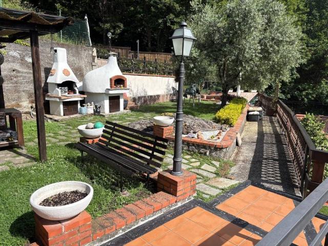 Villa Schiera in vendita a Poggio, Moconesi