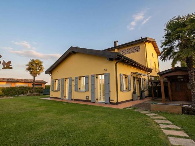 Villa Schiera in vendita a Crocetta-San Lazzaro-Modena Est, Modena