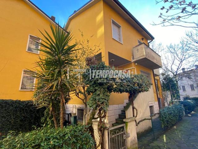 Villa Schiera in vendita a Centro Storico, Modena