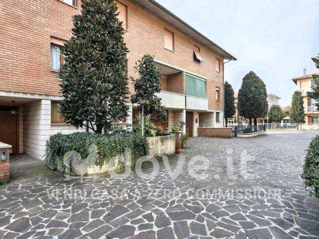 Villa Schiera in vendita a San Faustino-Madonnina-Quattroville, Modena