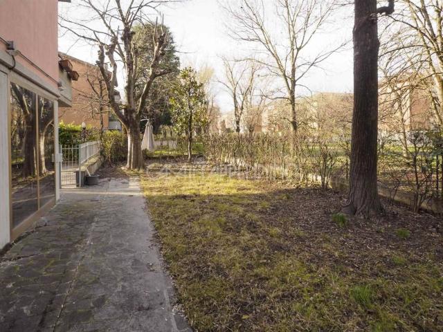 Villa Schiera in vendita a San Faustino-Madonnina-Quattroville, Modena