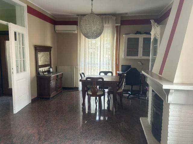Villa Schiera in vendita a Crocetta-San Lazzaro-Modena Est, Modena