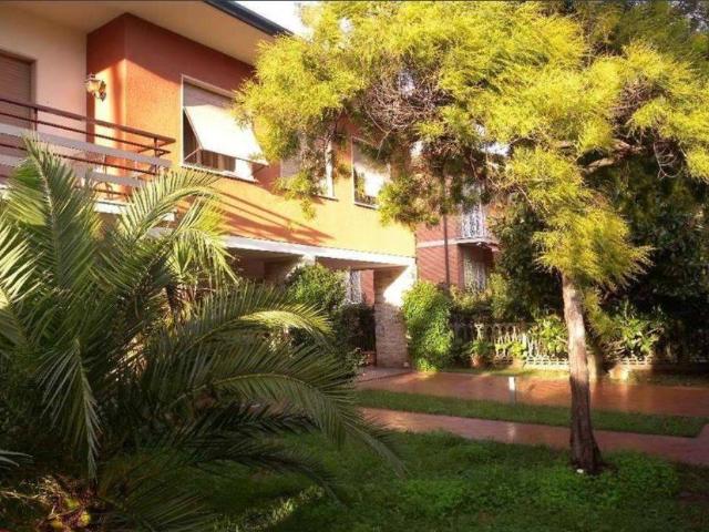 Villa Schiera in vendita a Albareto, Modena