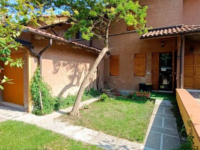 Ville Schiera in vendita a Modena, Cognento