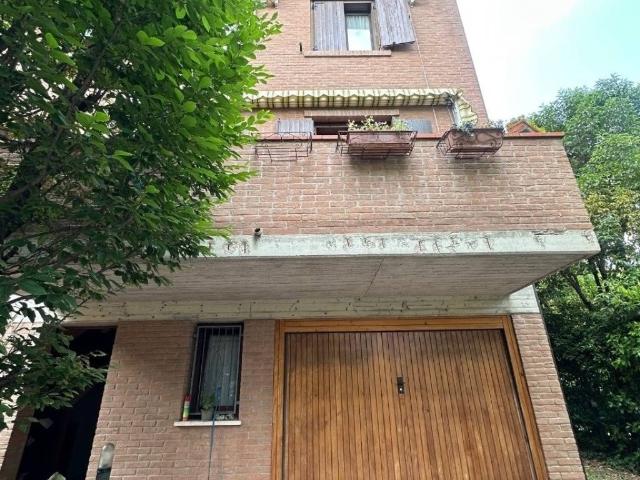 Villa Schiera in vendita a Crocetta-San Lazzaro-Modena Est, Modena