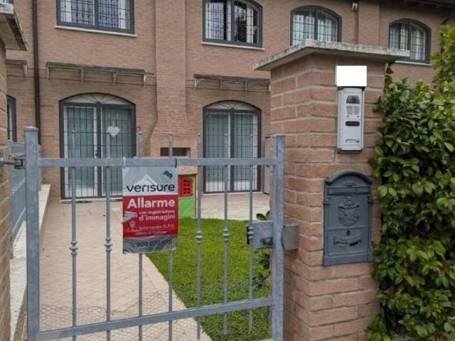Villa Schiera in vendita a Crocetta-San Lazzaro-Modena Est, Modena