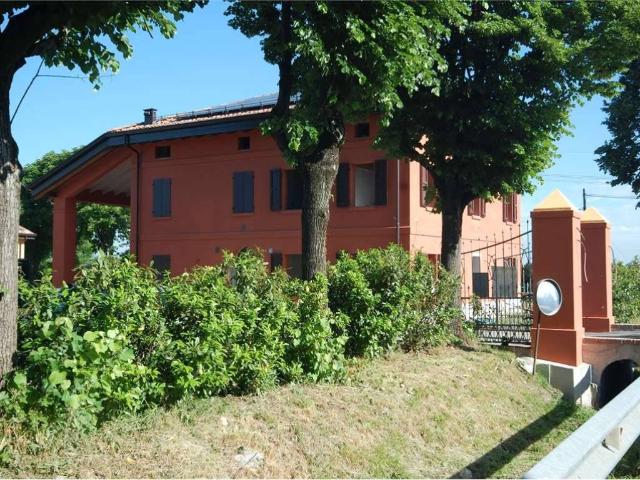 Villa Indipendente in vendita a Unione dei comuni del Distretto Ceramico, Modena