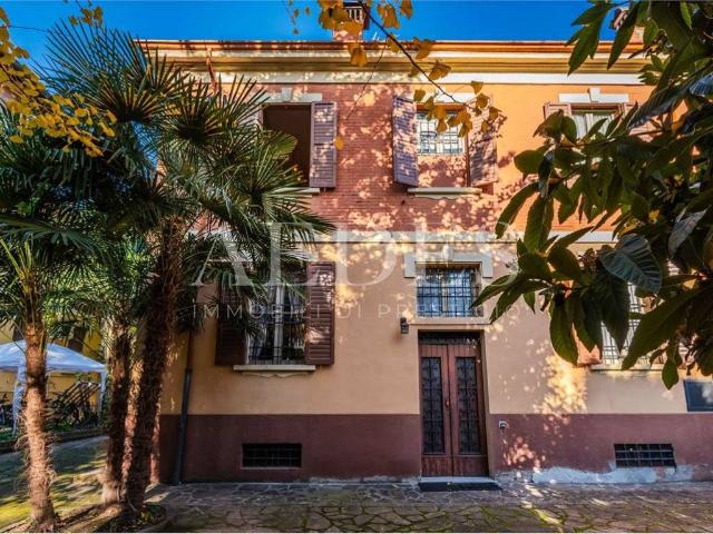Villa Schiera in vendita a Centro Storico, Modena