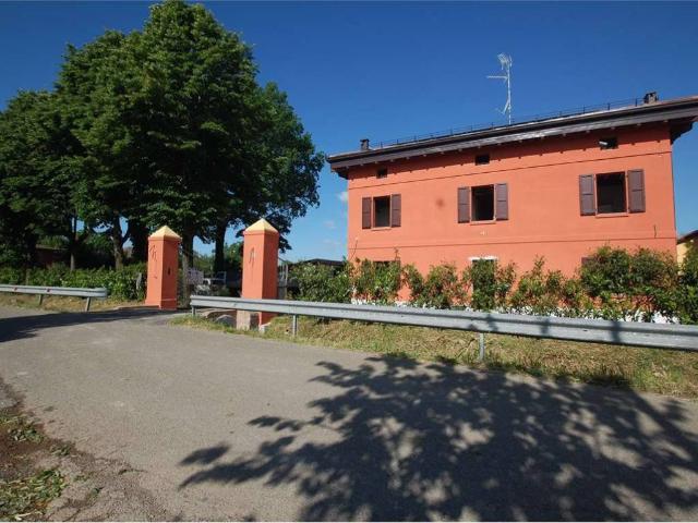 Villa Indipendente in vendita a Unione dei comuni del Distretto Ceramico, Modena