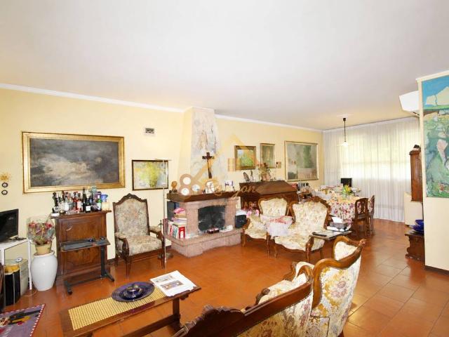 Villa Schiera in vendita a San Faustino-Madonnina-Quattroville, Modena