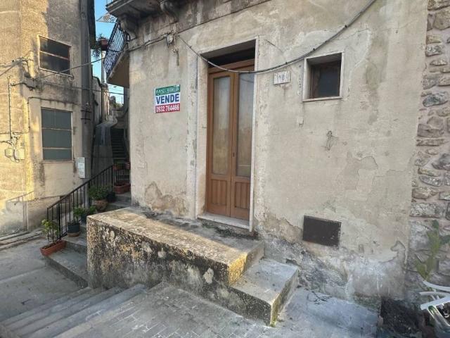 Ville Schiera in vendita a Modica, Dente