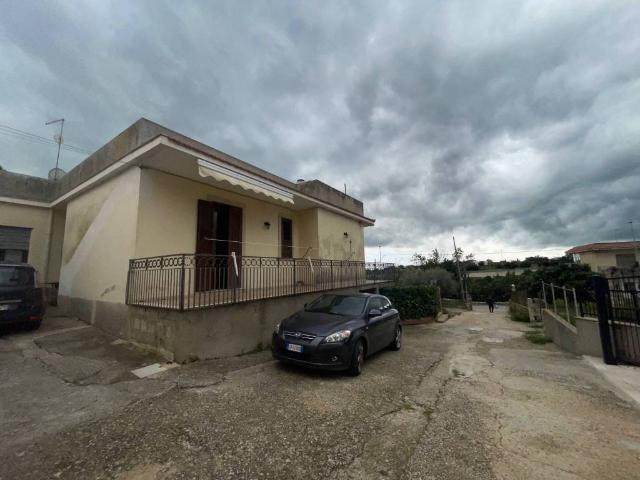 Villa Schiera in vendita a Modica Alta, Marina Di Modica