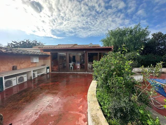 Villa Schiera in vendita a Marina di Modica, Marina Di Modica