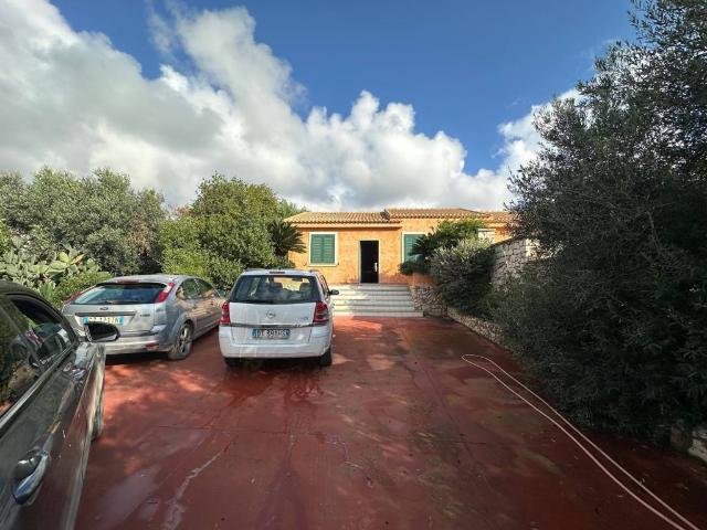 Villa Schiera in vendita a Marina di Modica, Marina Di Modica