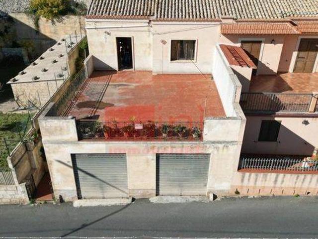 Villa Schiera in vendita a Modica Alta, Marina Di Modica