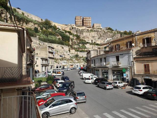 Ville Schiera in vendita a Modica, Dente