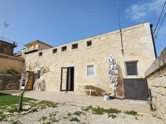 Villa Schiera in vendita a Modica Alta, Marina Di Modica