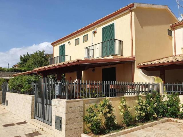 Ville Schiera in vendita a Modica, Villaggio Portosalvo