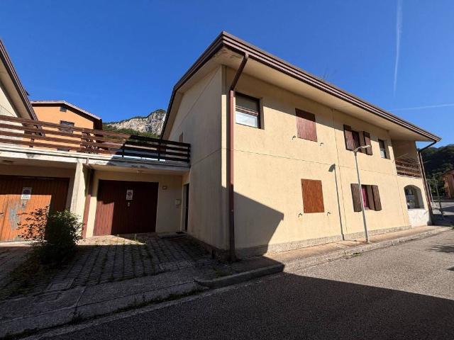 Villa Schiera in vendita a Moggio Udinese, Friuli-Venezia Giulia