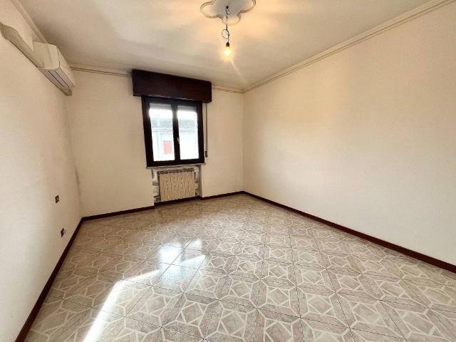 Villa Schiera in vendita a Moglia, Lombardia