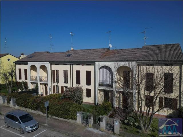 Villa Schiera in vendita a Moglia, Lombardia